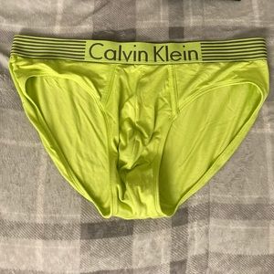 Men’s Calvin Klein briefs size Large